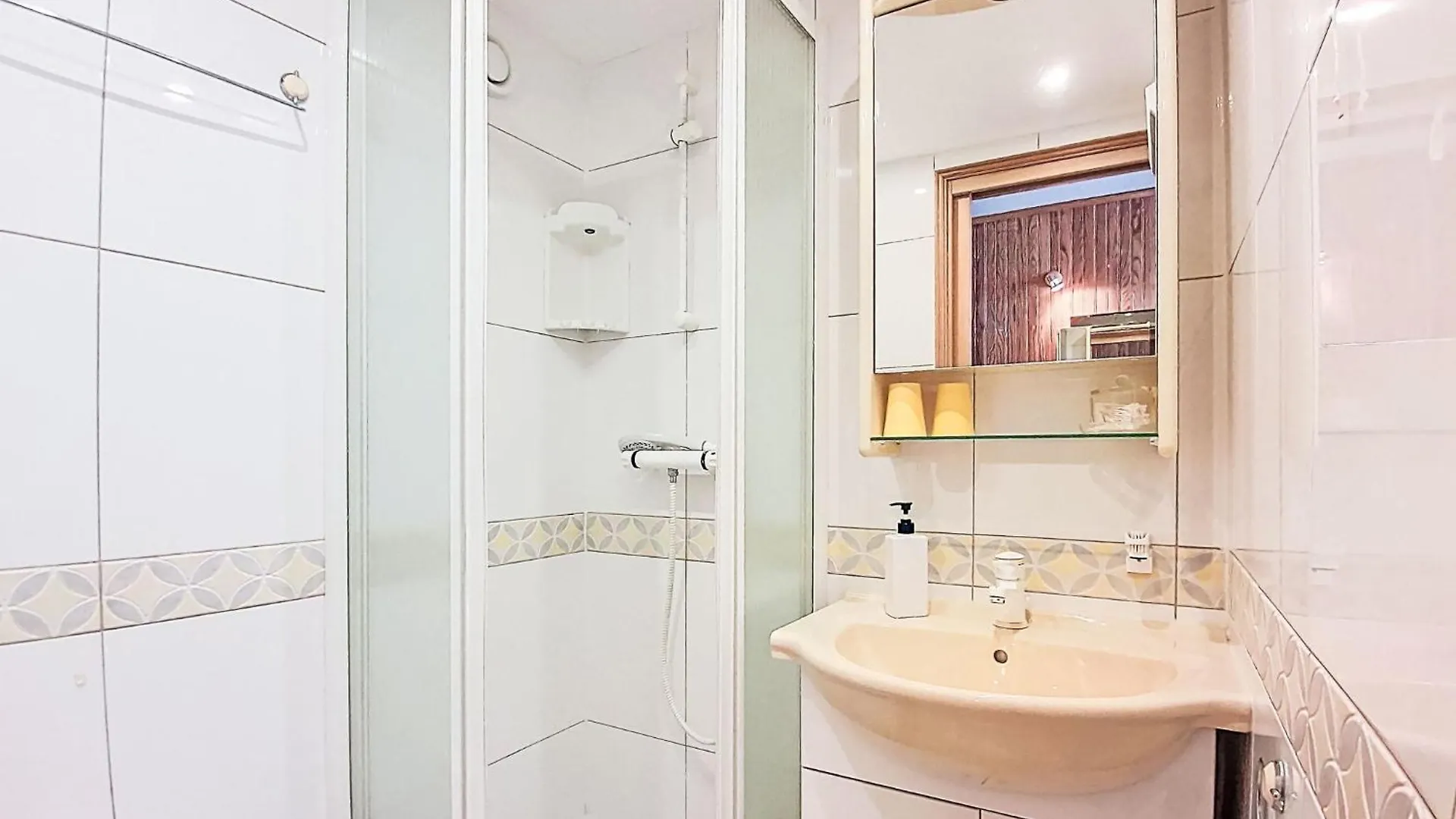 Apartment Palafour - Le Lac-7 By Interhome تينْيِ